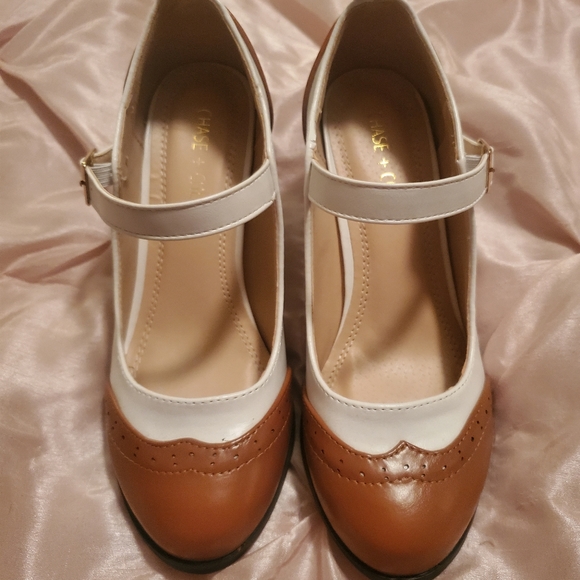 Womans, Size 7, Brown & White, 3 inch heels - Picture 4 of 9